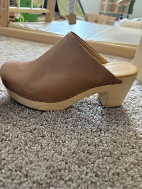 Nisolo Tan Leather Clog Mule